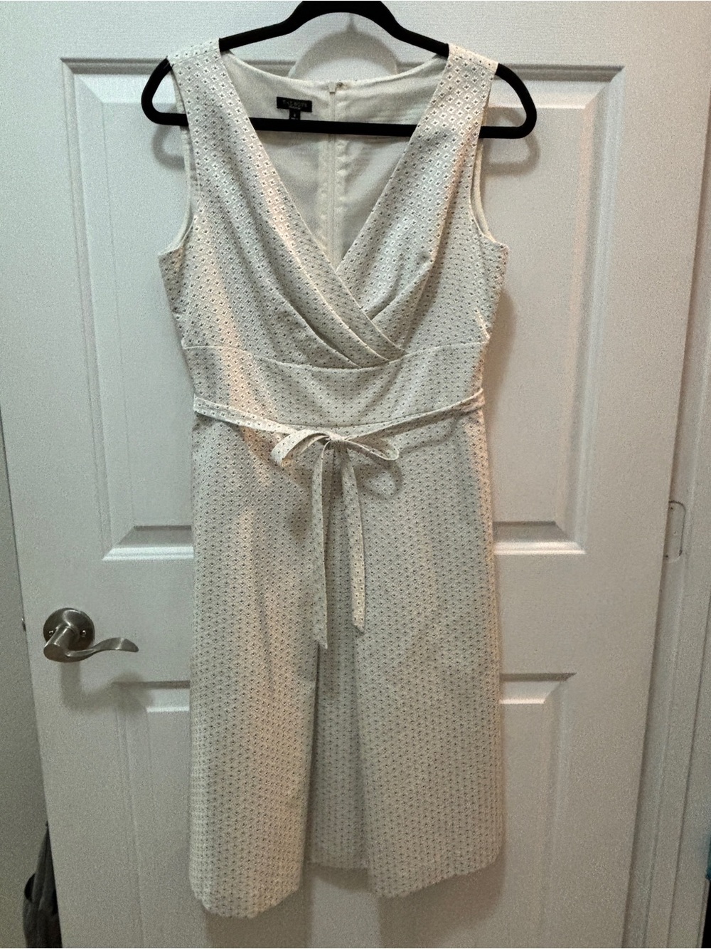 Talbots Wedding White Eyelet Sleeveless Matelassé Fabric Wrap DRESS with Tie EUC